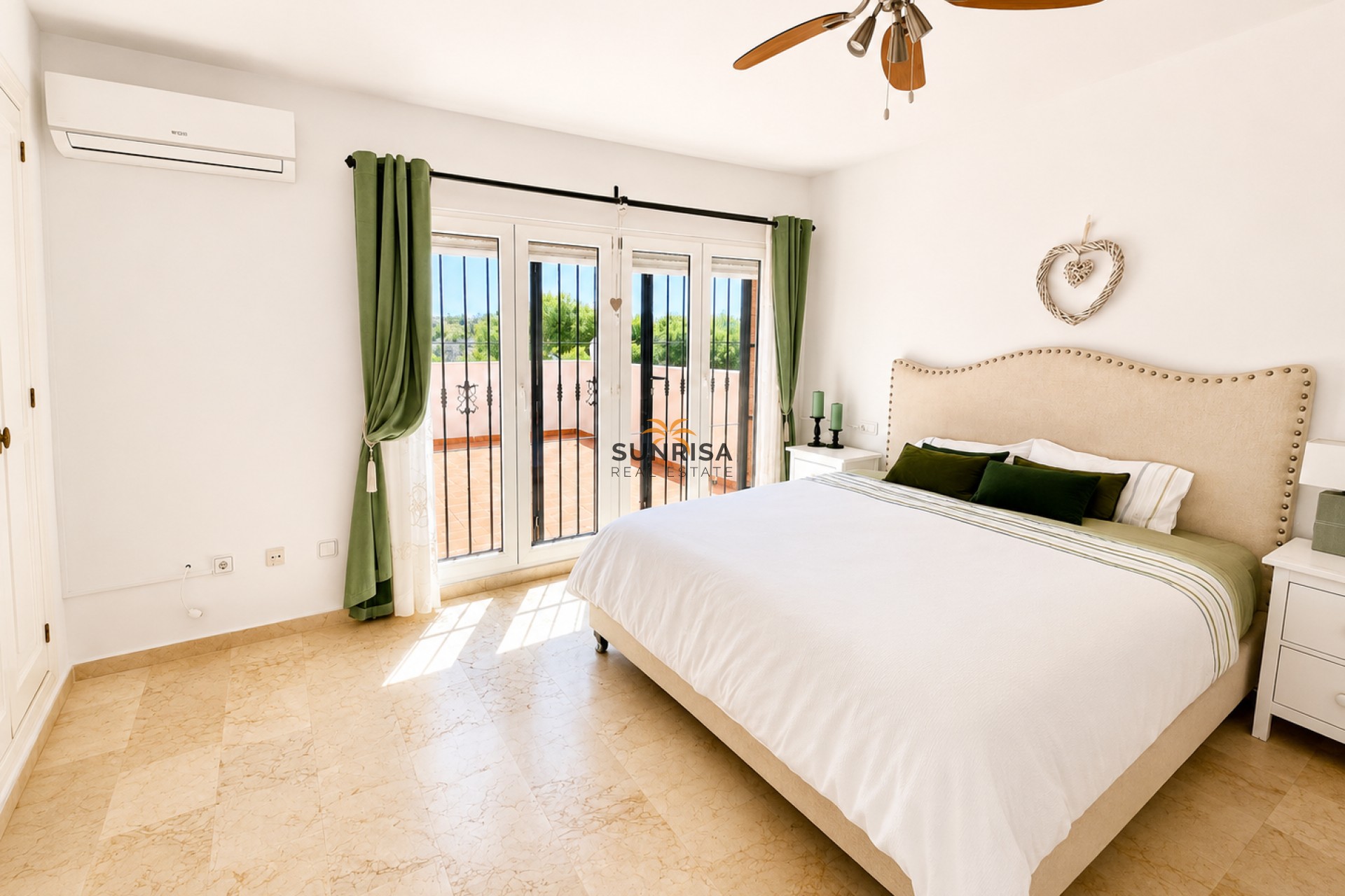 Resale - Villa - Orihuela Costa
