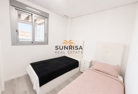 Apartamento · Reventa - Orihuela Costa · Los Dolses · Alicante · España