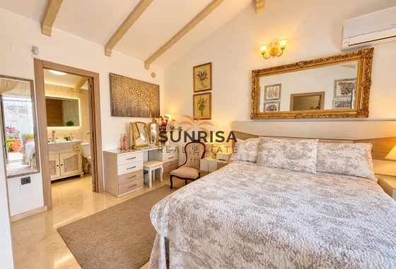 Villa · Revente - Orihuela Costa · Alicante · Espagne