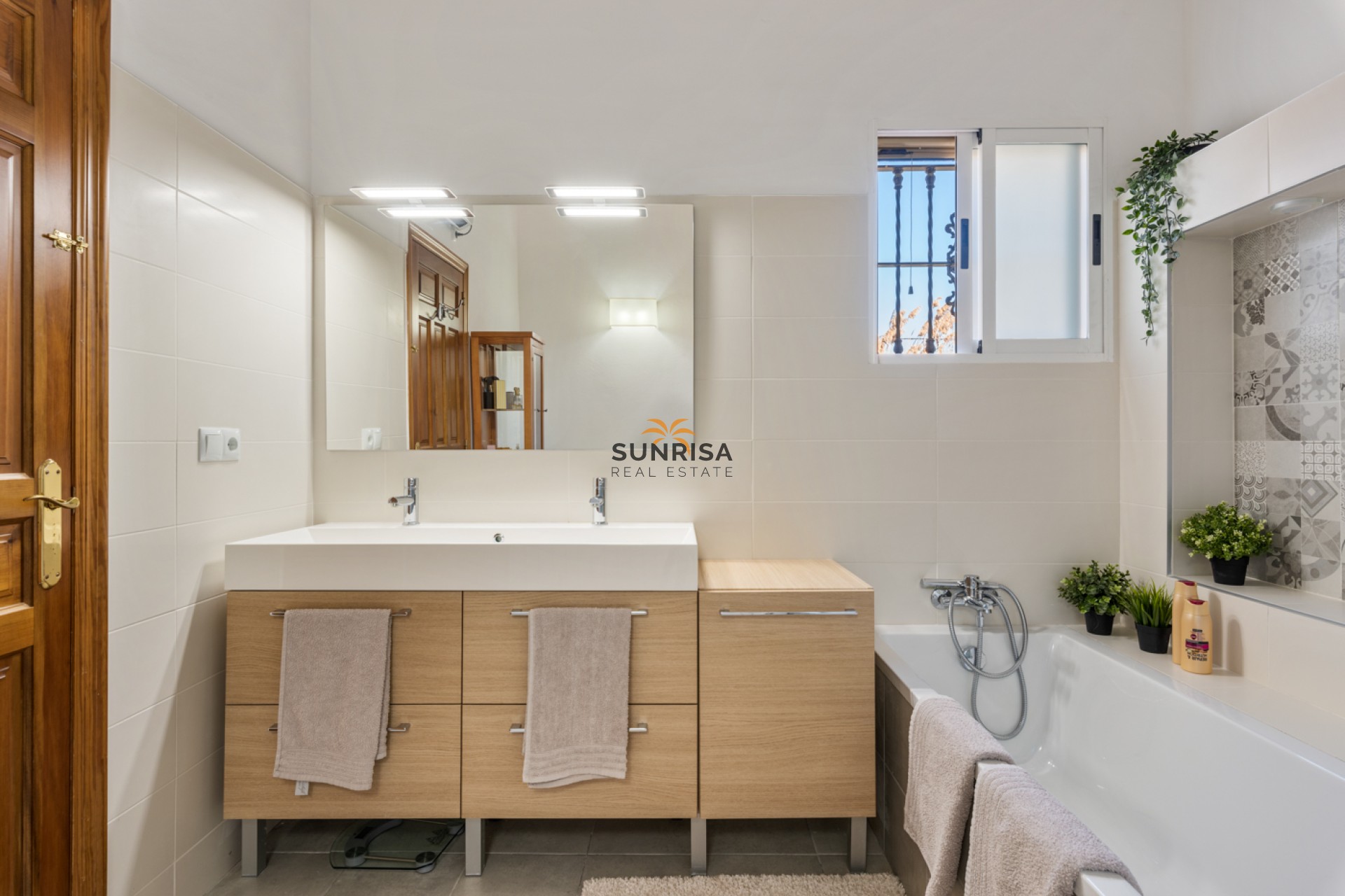 Herverkoop - Finca - Catral