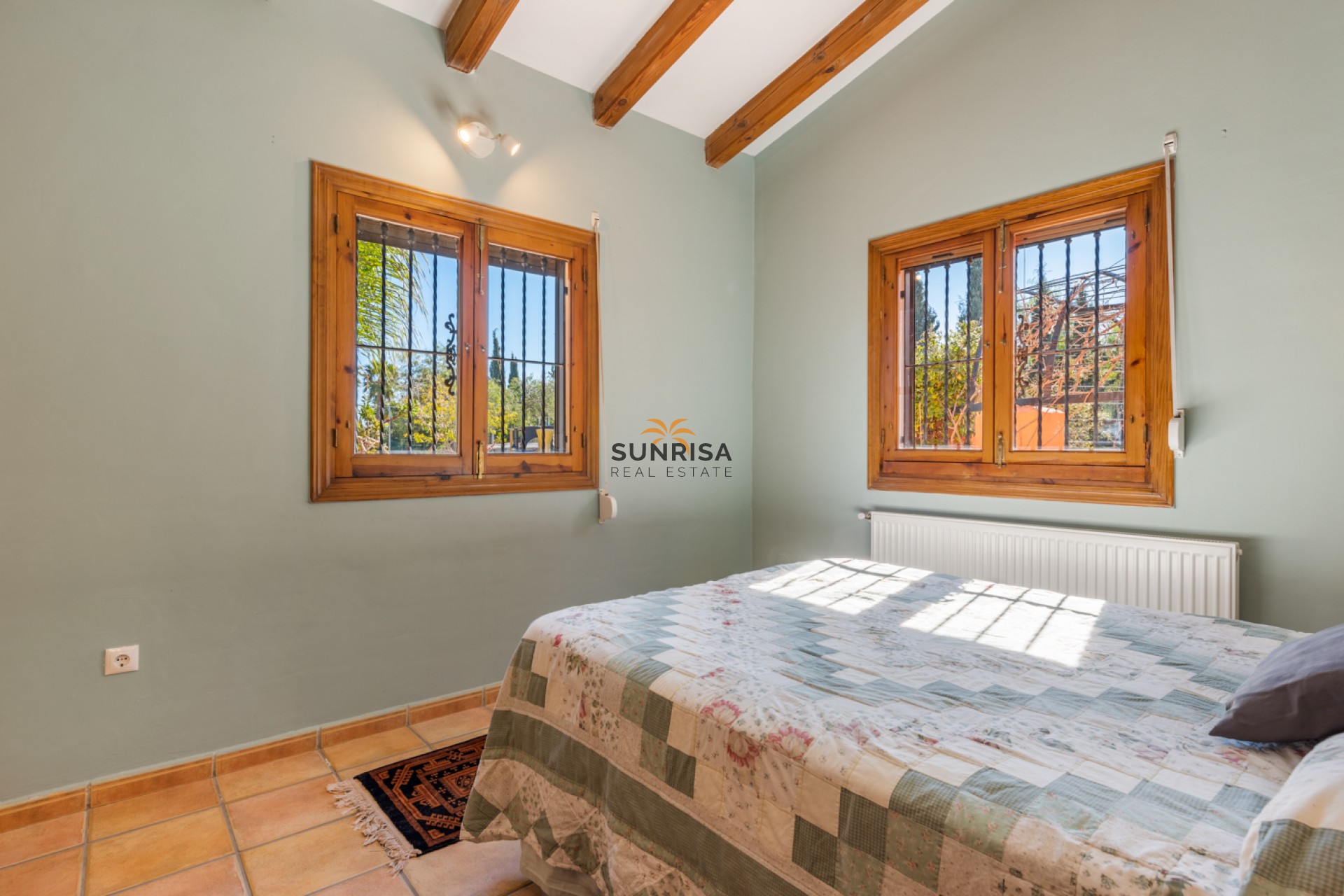 Herverkoop - Finca - Catral
