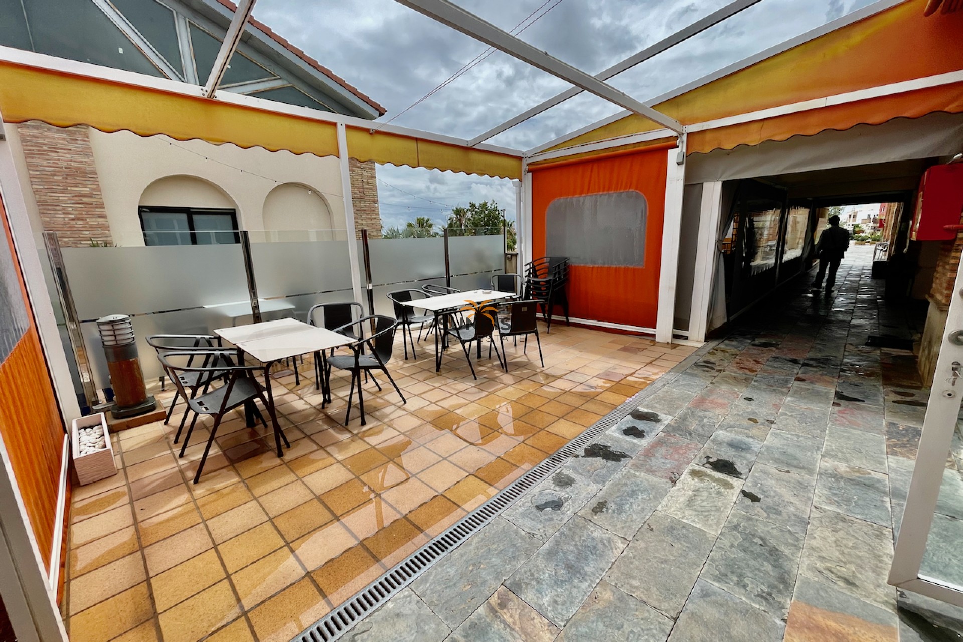 Resale - Commercial premises - La Finca Golf