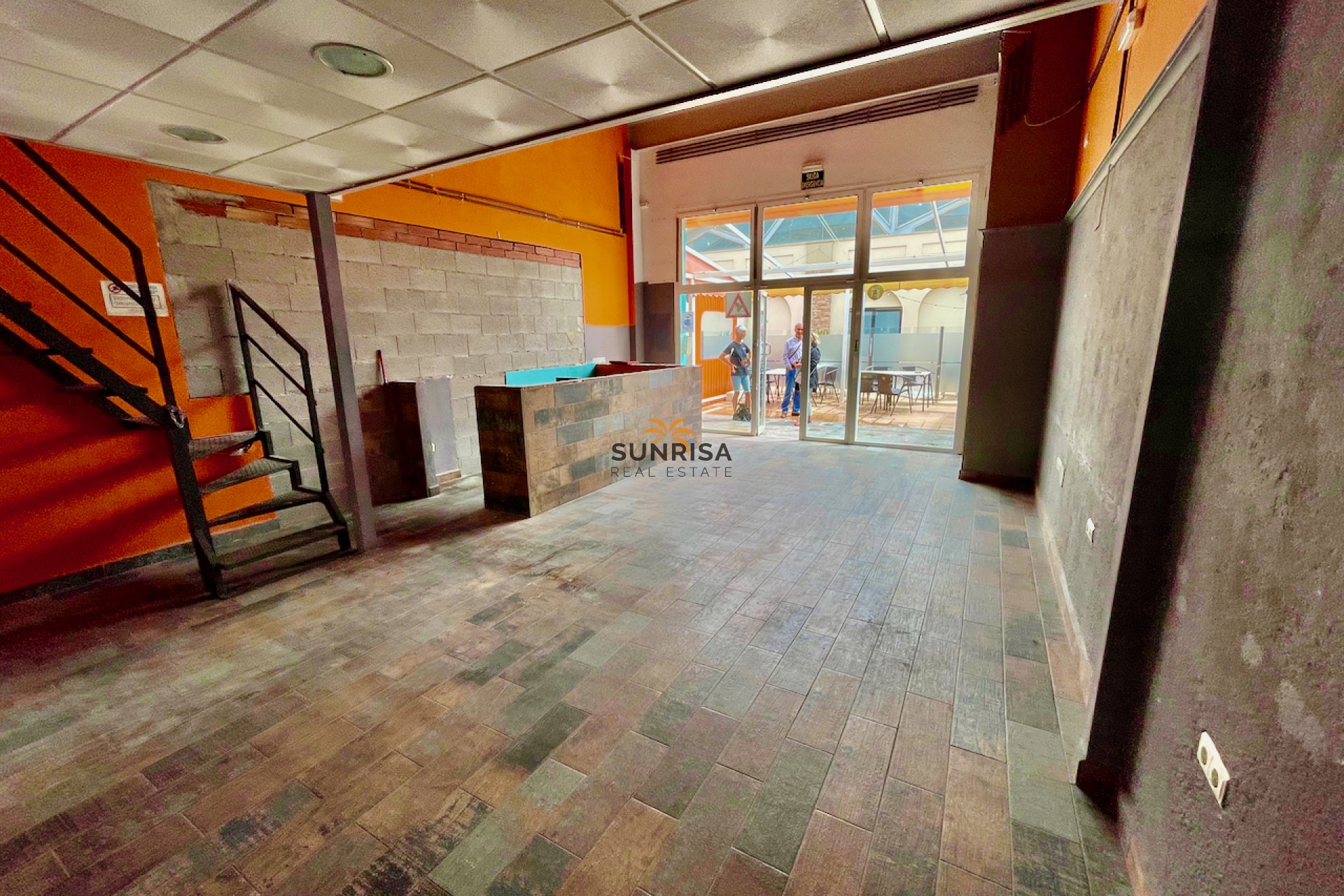 Resale - Commercial premises - La Finca Golf