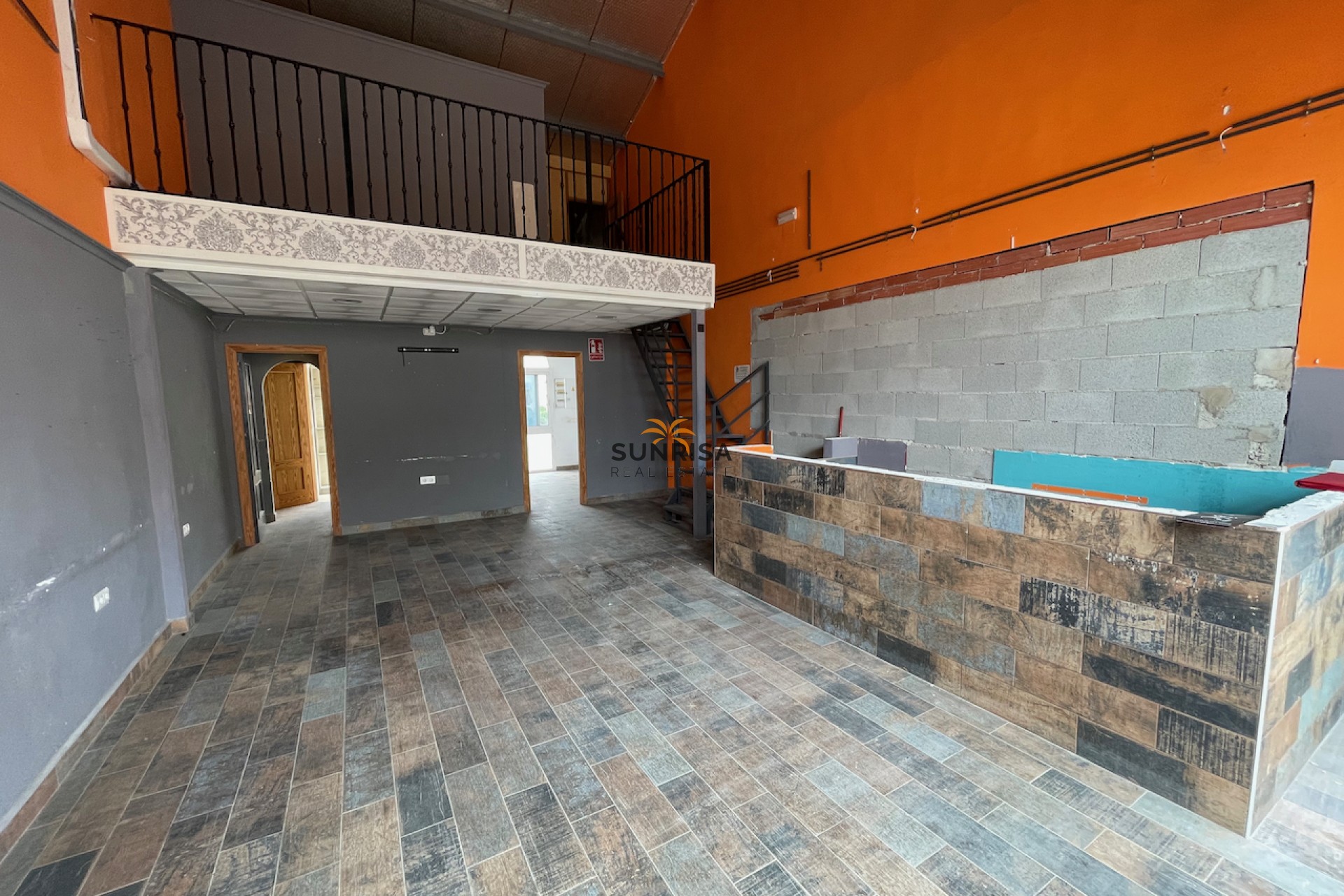 Resale - Commercial premises - La Finca Golf