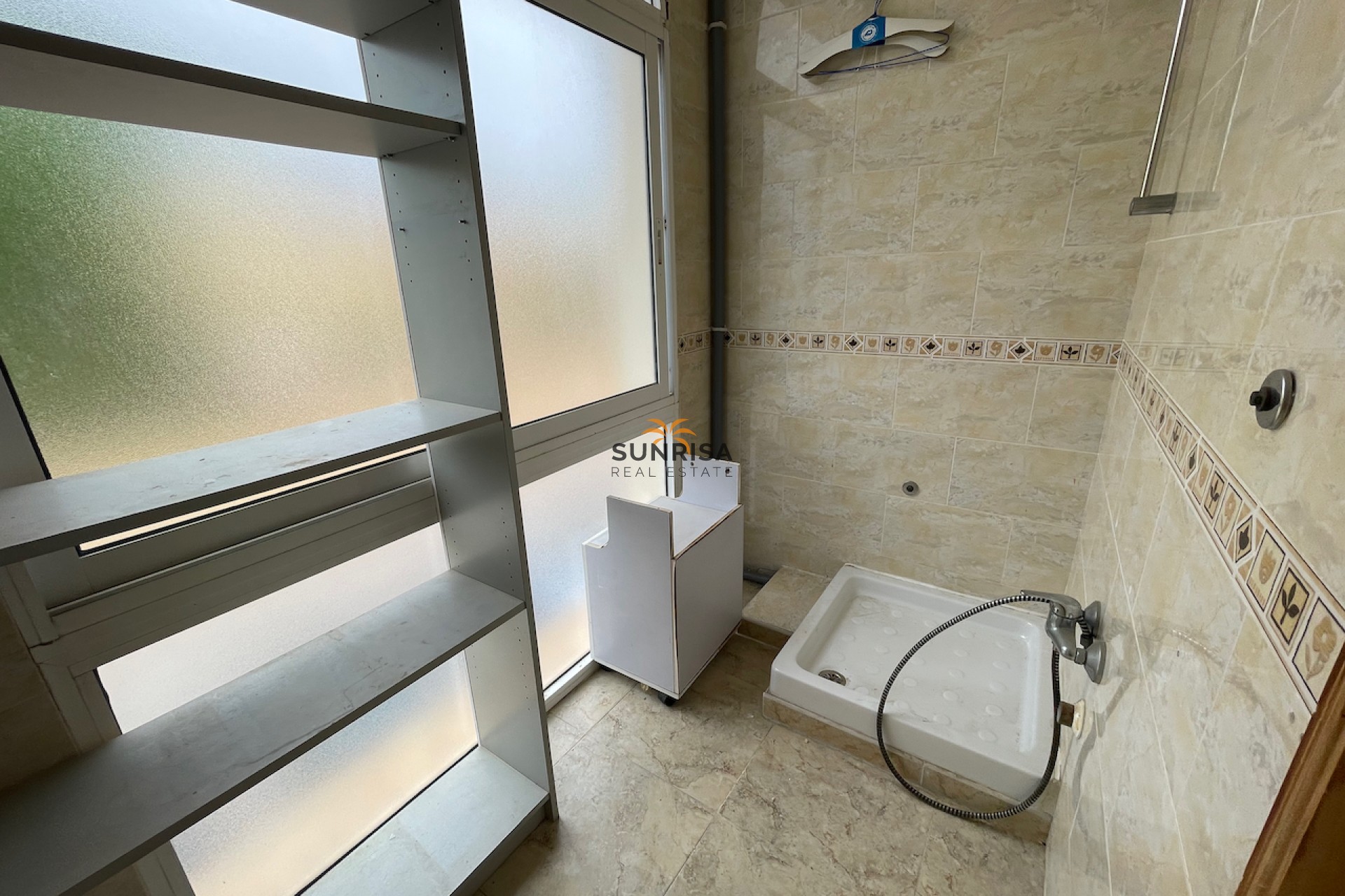 Resale - Commercial premises - La Finca Golf