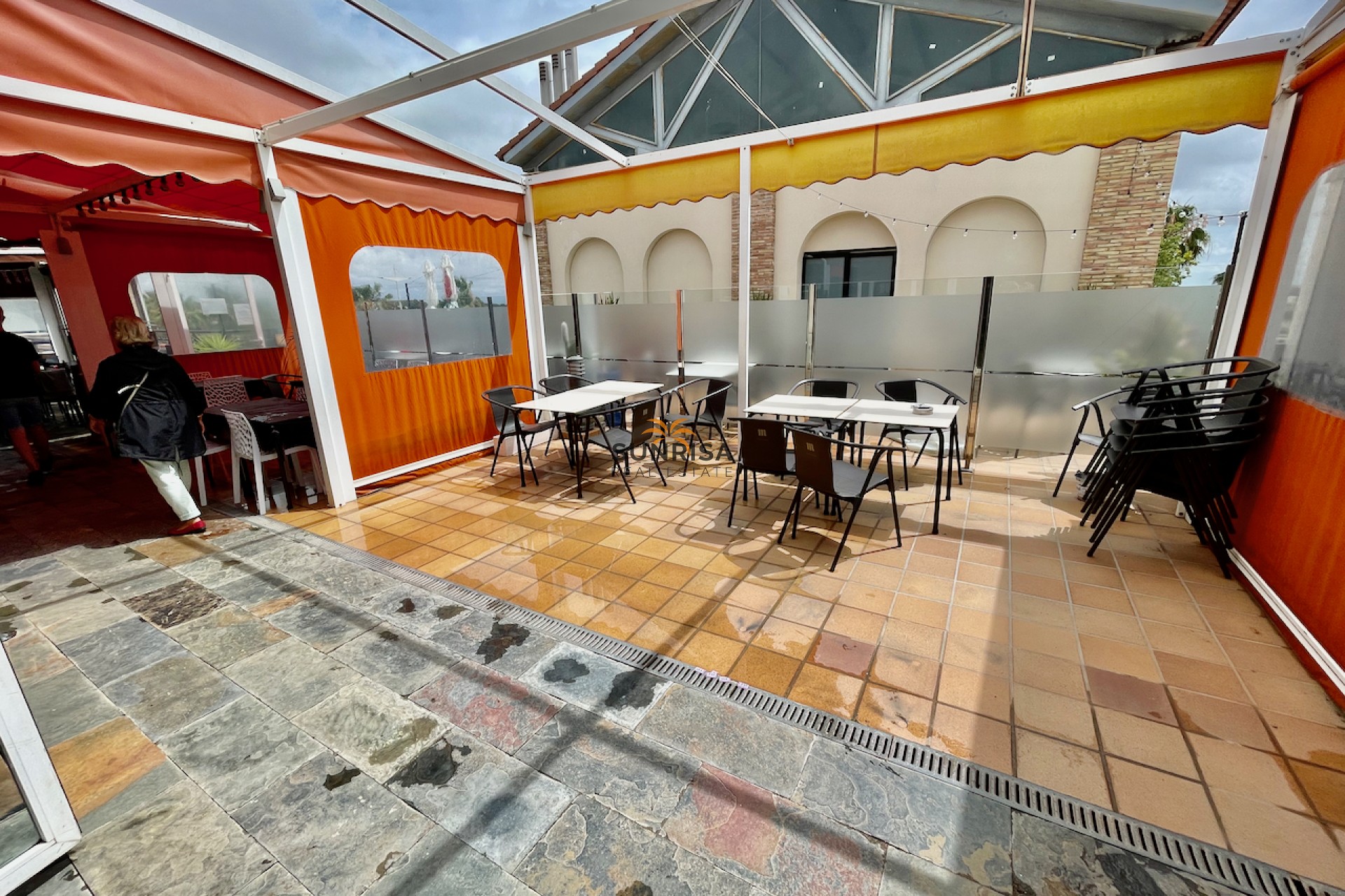 Resale - Commercial premises - La Finca Golf