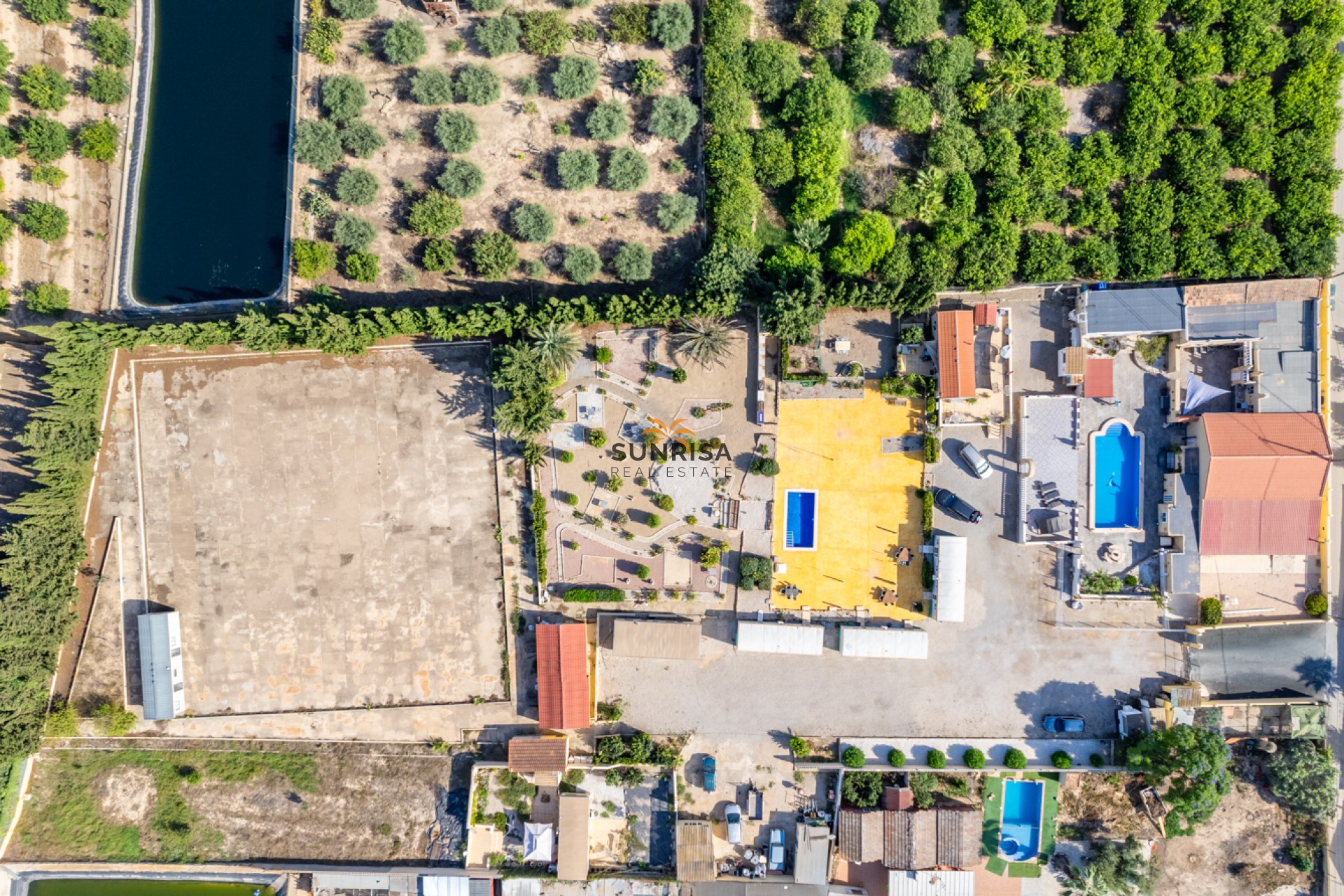 Herverkoop - Finca - Montesinos