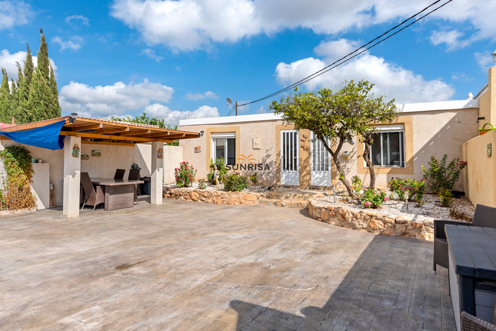 Herverkoop - Finca - Montesinos