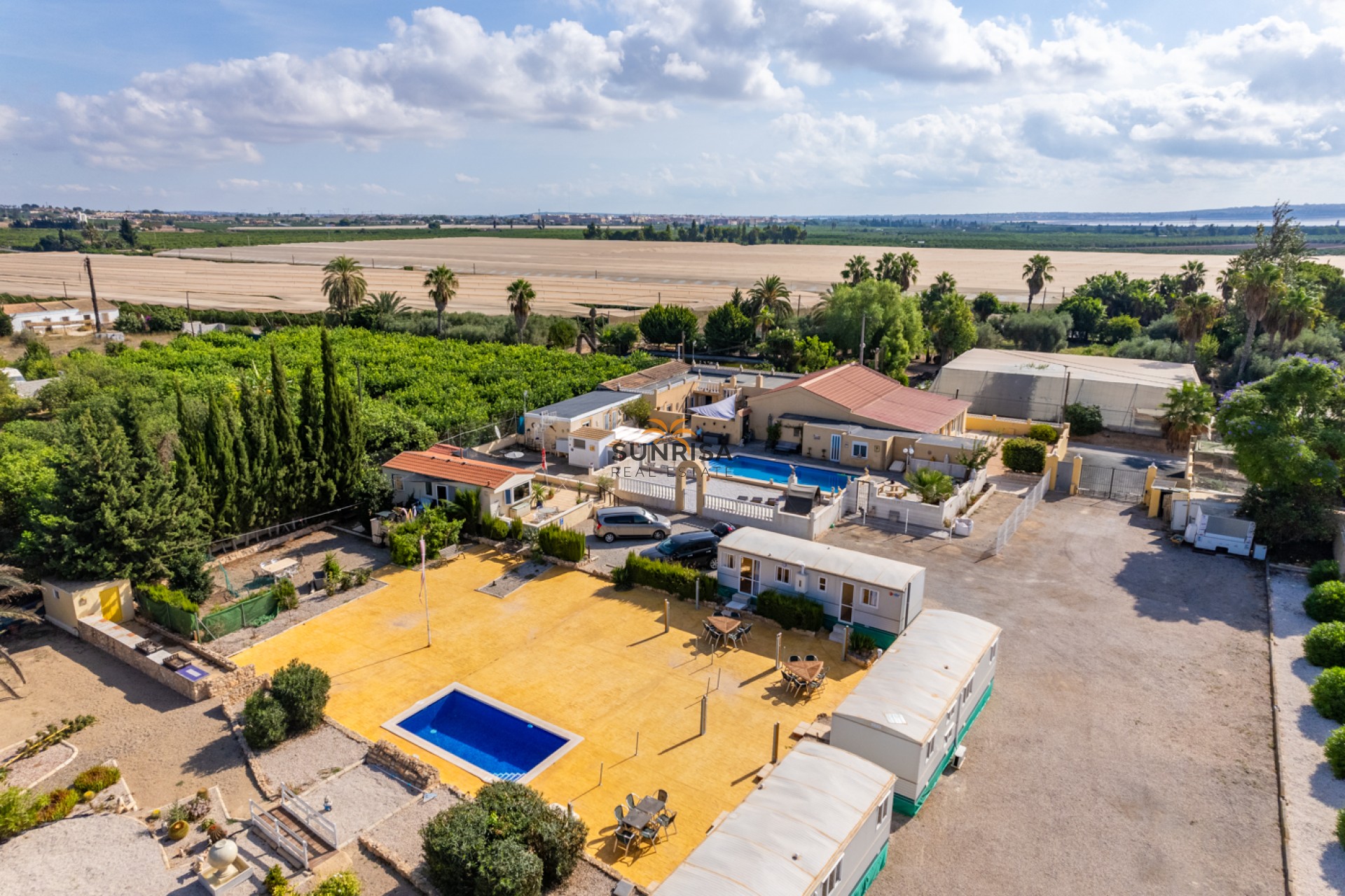 Herverkoop - Finca - Montesinos