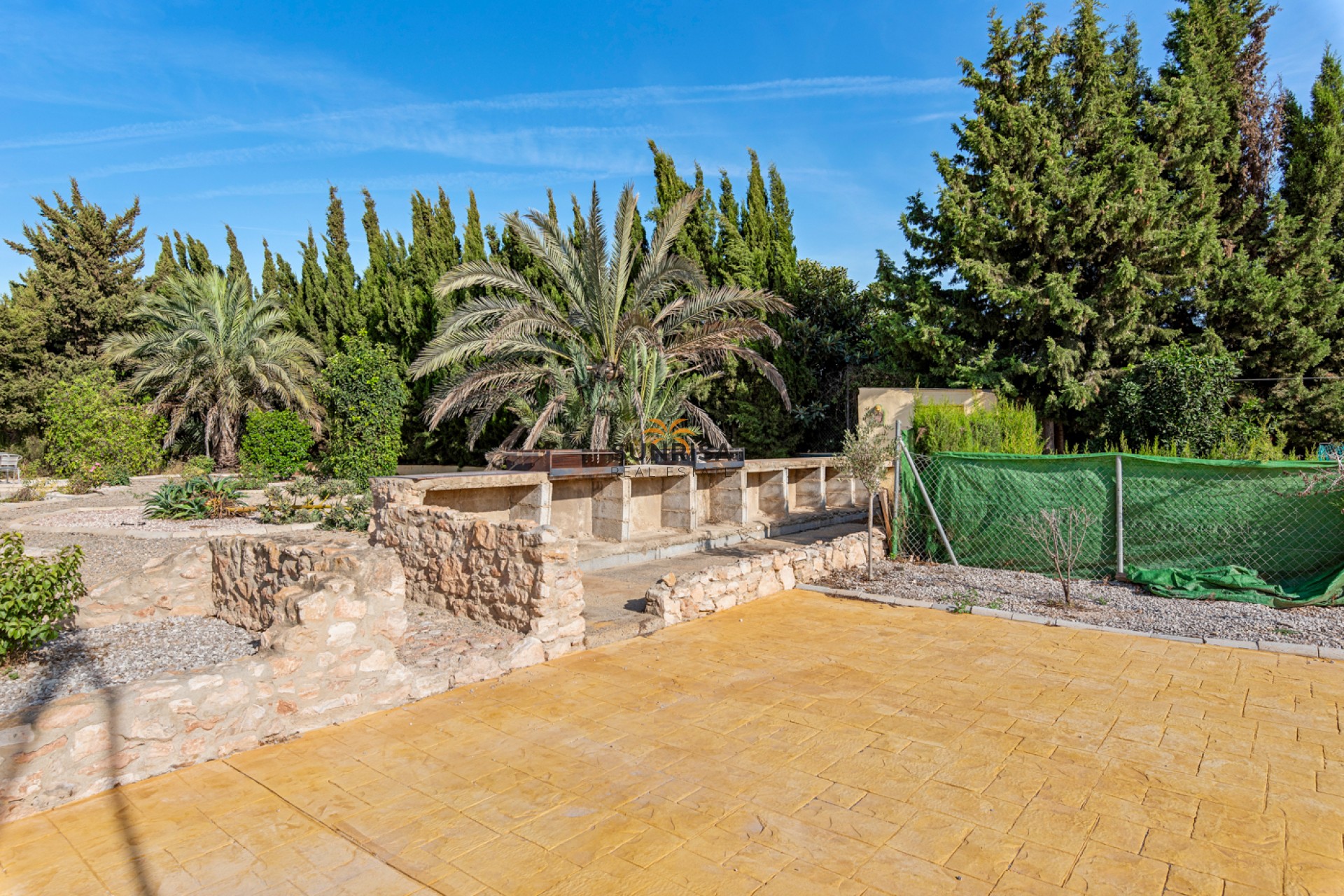 Herverkoop - Finca - Montesinos