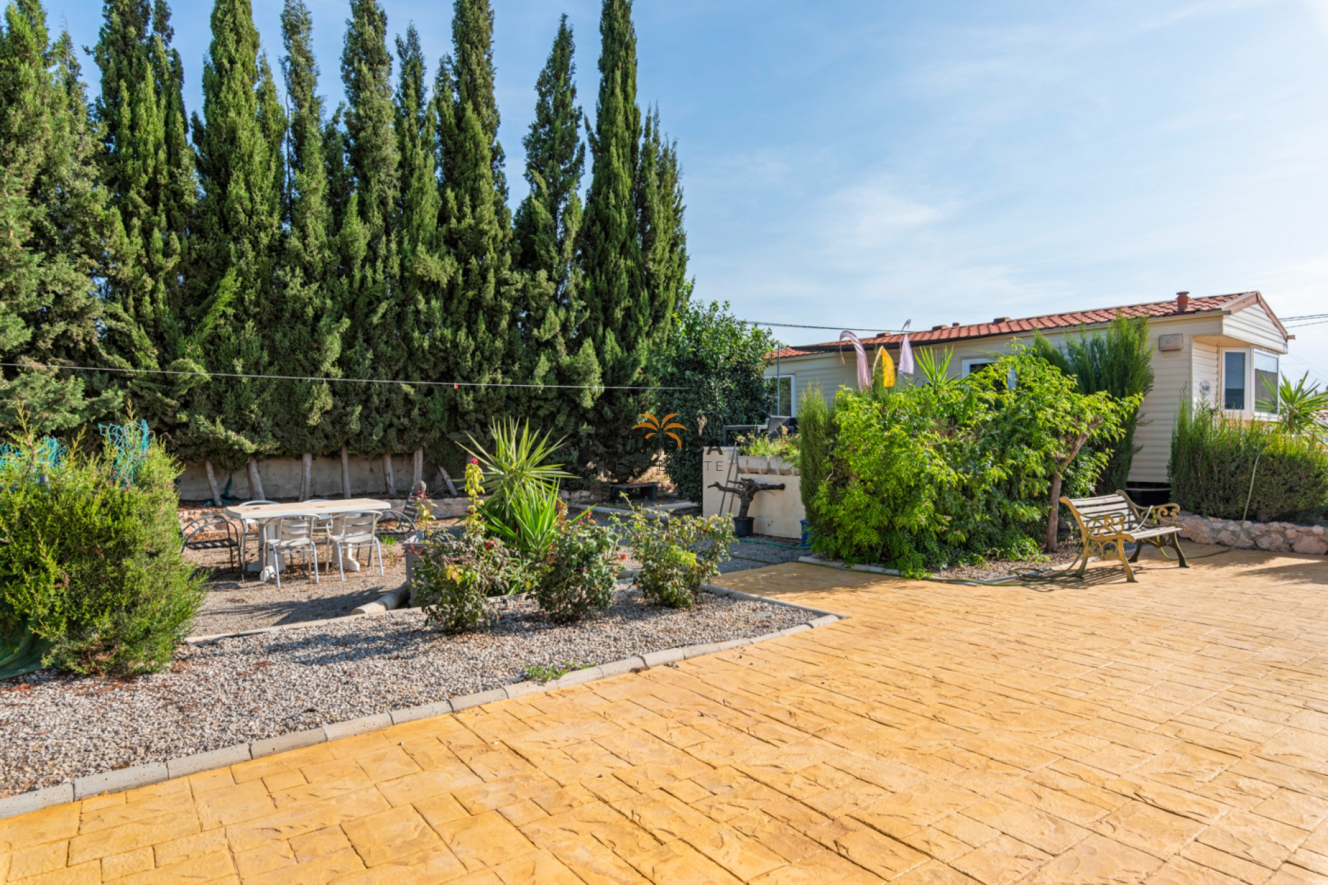 Herverkoop - Finca - Montesinos