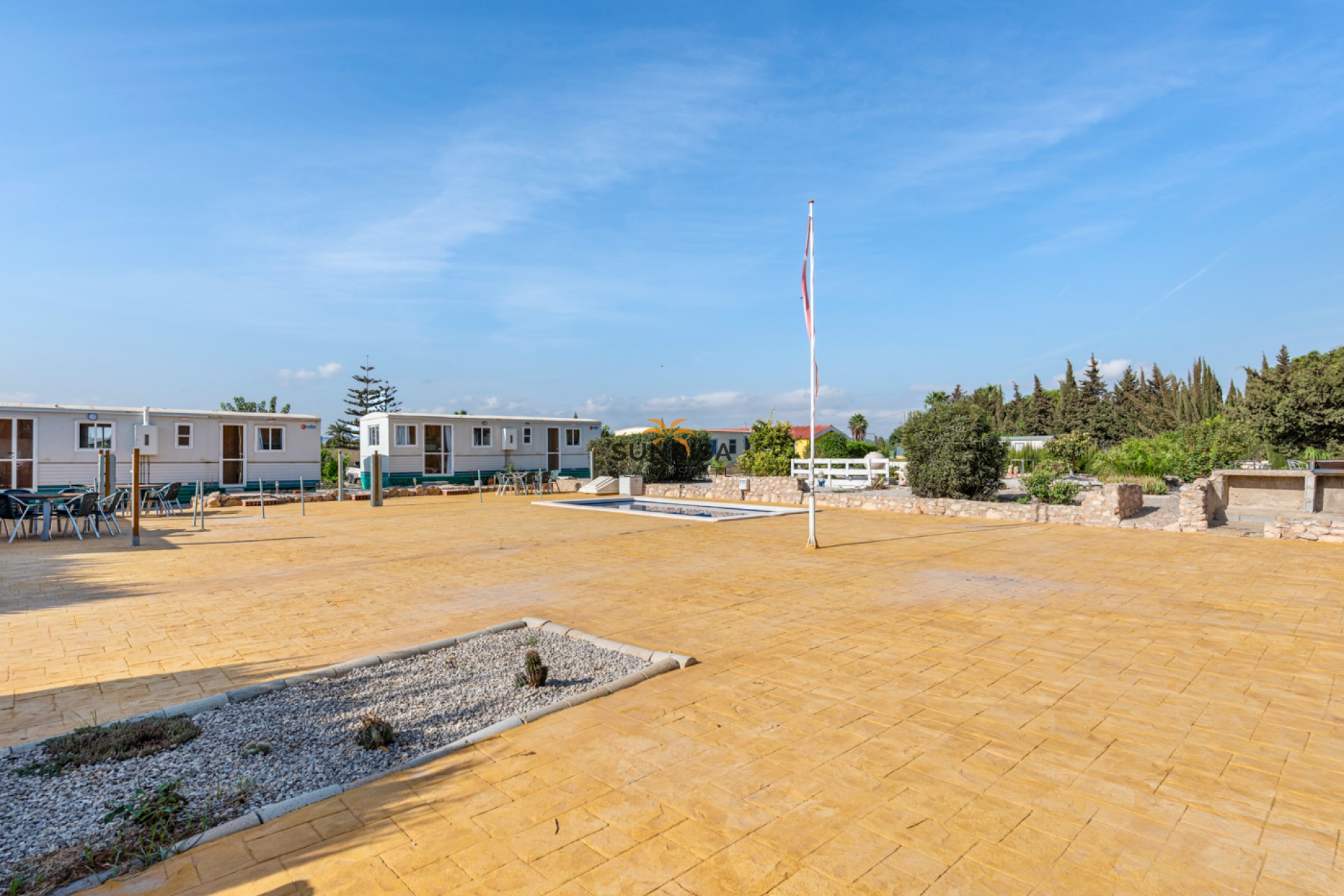 Herverkoop - Finca - Montesinos