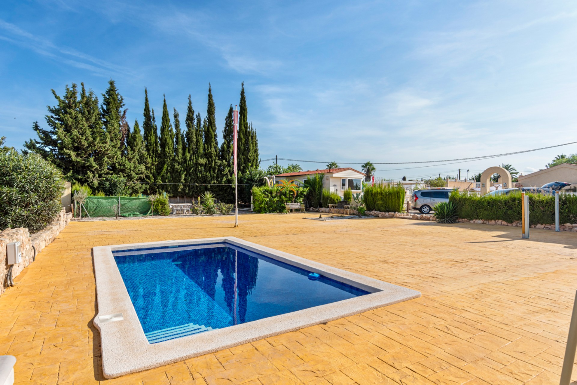 Herverkoop - Finca - Montesinos
