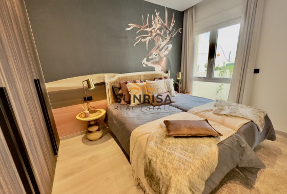Villa · Obra nueva - La Finca Golf · Alicante · España