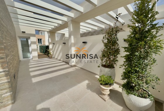 Villa · Obra nueva - La Finca Golf · Alicante · España