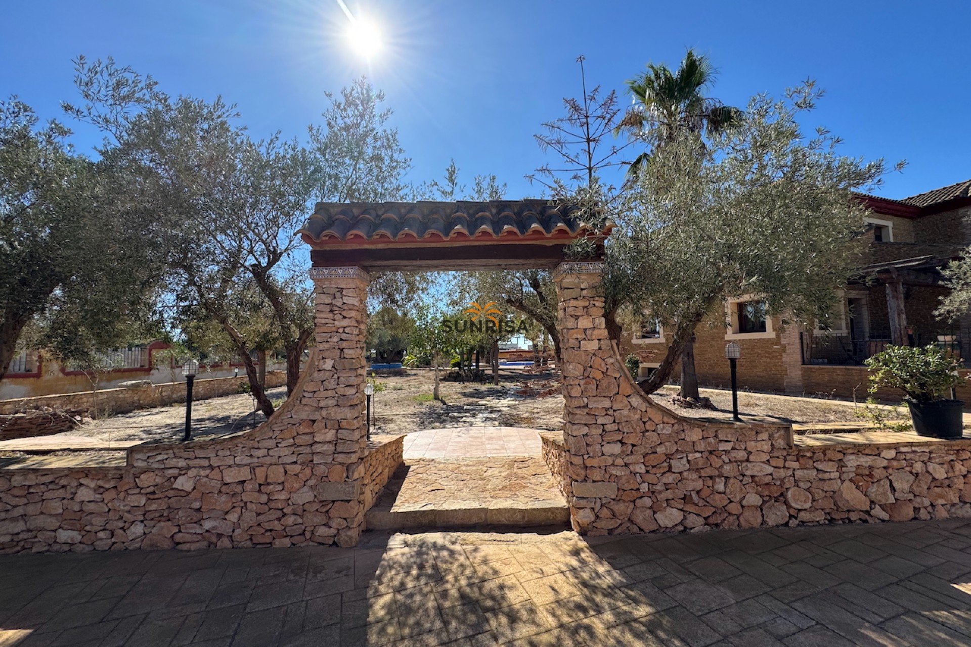 Reventa - Finca - Los Montesinos