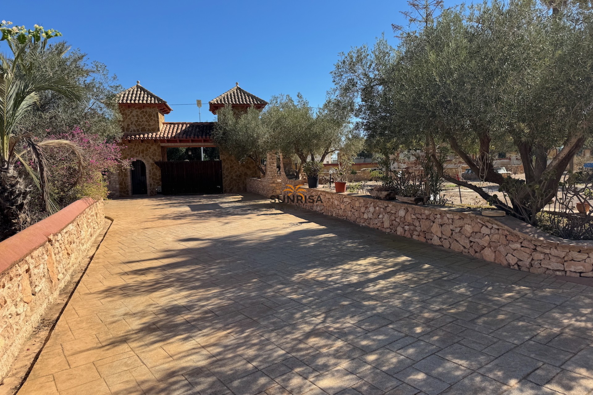 Reventa - Finca - Los Montesinos