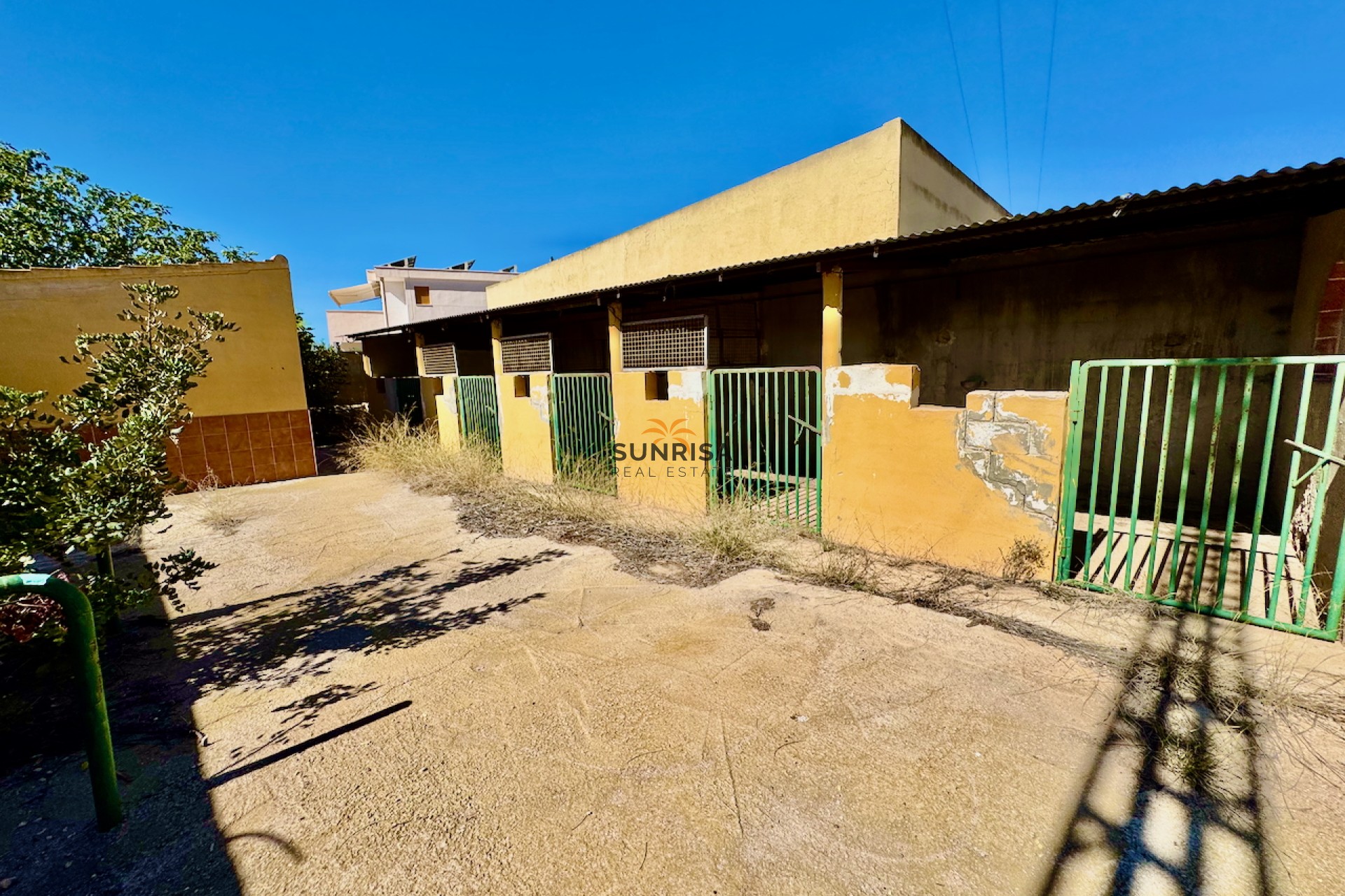 Reventa - Finca - Los Montesinos