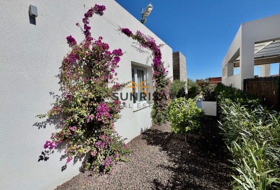 Villa · Herverkoop - Algorfa · La Finca Golf Resort · Alicante · Spanje