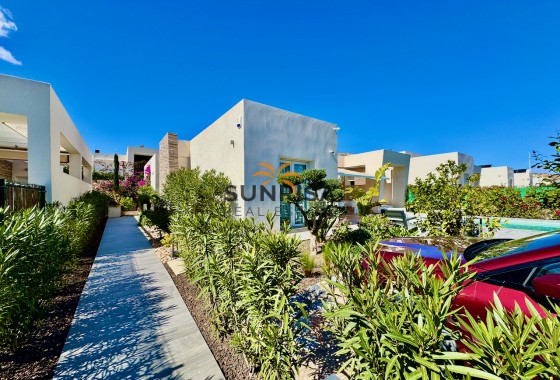 Villa · Herverkoop - Algorfa · La Finca Golf Resort · Alicante · Spanje