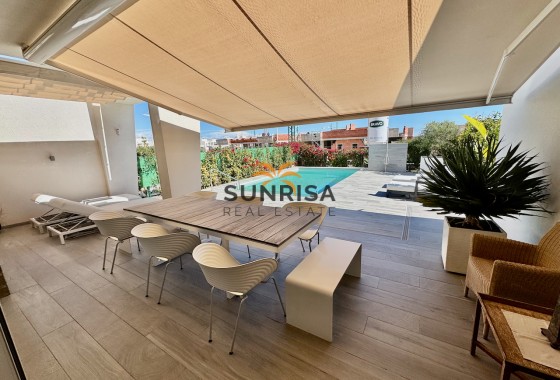 Villa · Herverkoop - Algorfa · La Finca Golf Resort · Alicante · Spanje
