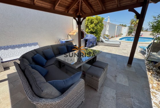 Villa · Herverkoop - Algorfa · Lomas De La Juliana · Alicante · Spanje