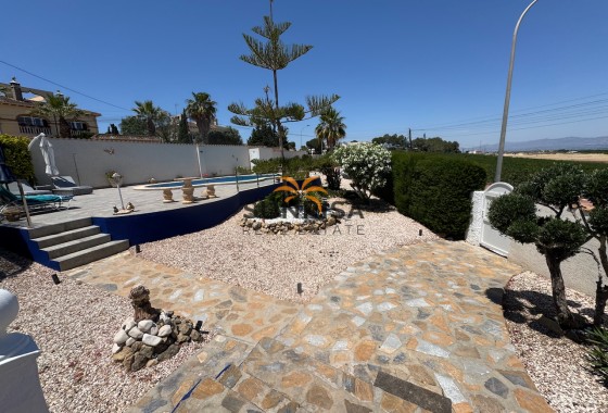 Villa · Herverkoop - Algorfa · Lomas De La Juliana · Alicante · Spanje