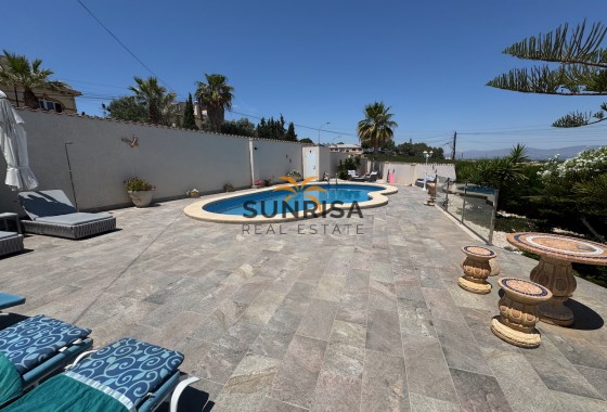 Villa · Herverkoop - Algorfa · Lomas De La Juliana · Alicante · Spanje