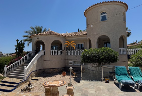 Villa · Herverkoop - Algorfa · Lomas De La Juliana · Alicante · Spanje