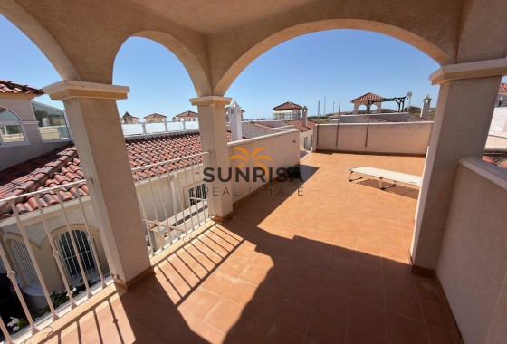 Villa · Herverkoop - Algorfa · Lo Crispin · Alicante · Spanje