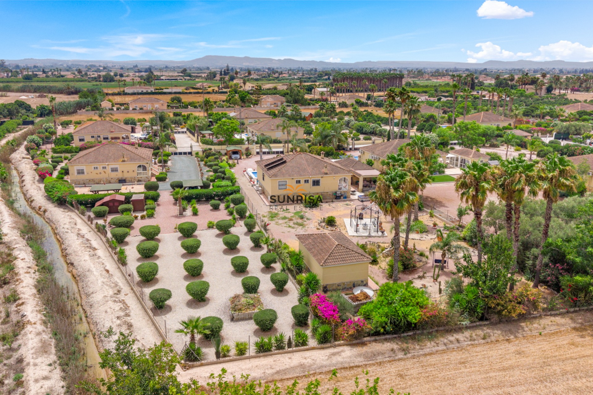 Resale - Finca - Catral