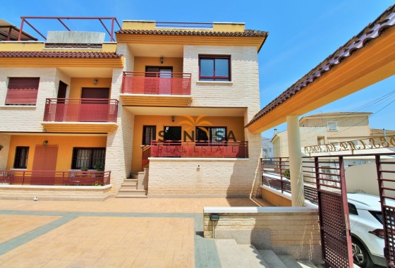 Townhouse · Resale - Los Desamparados · Alicante · Spain