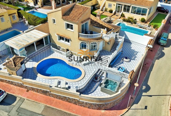 Villa · Resale - Villamartin · Alicante · Spain