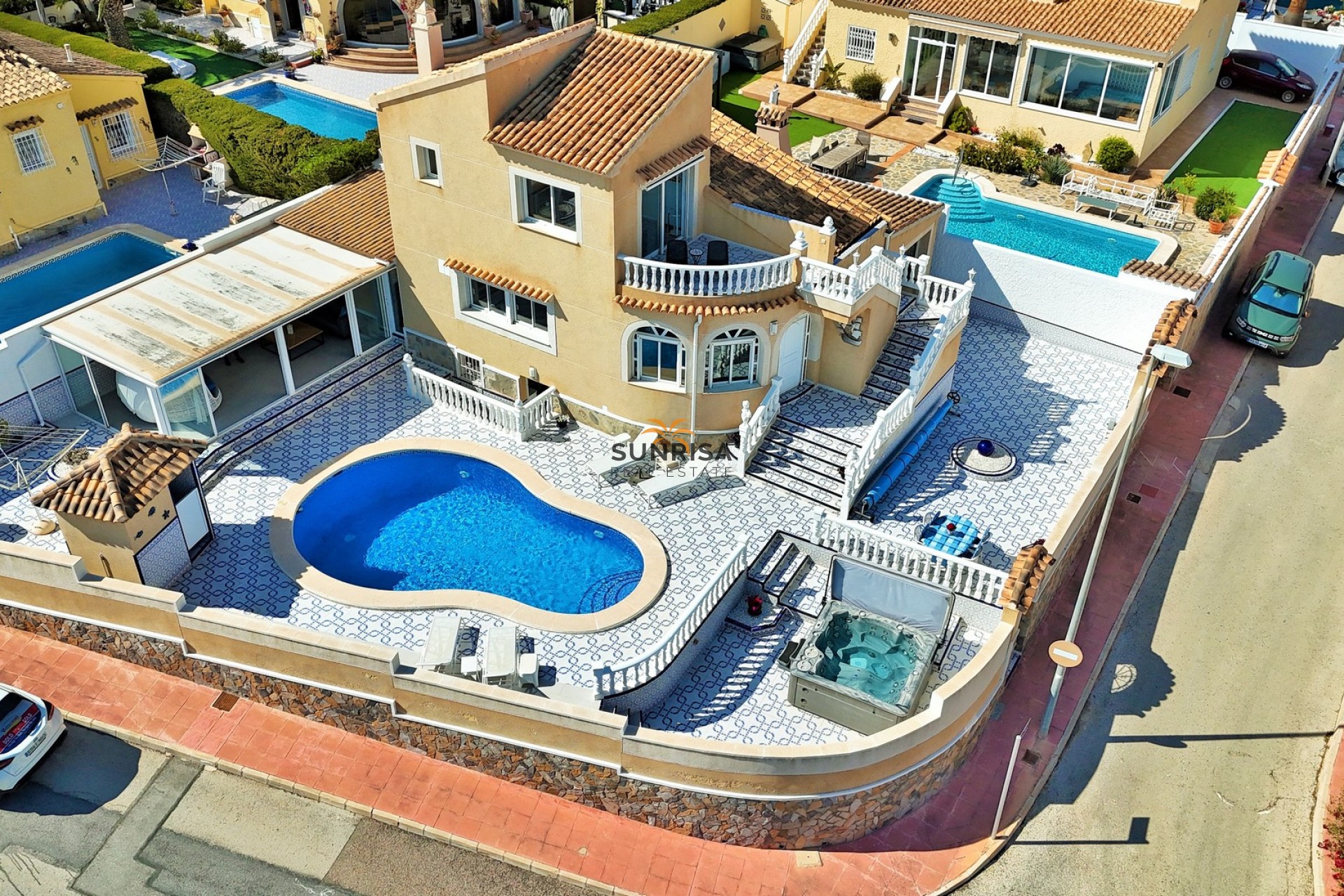 Resale - Villa - Villamartin