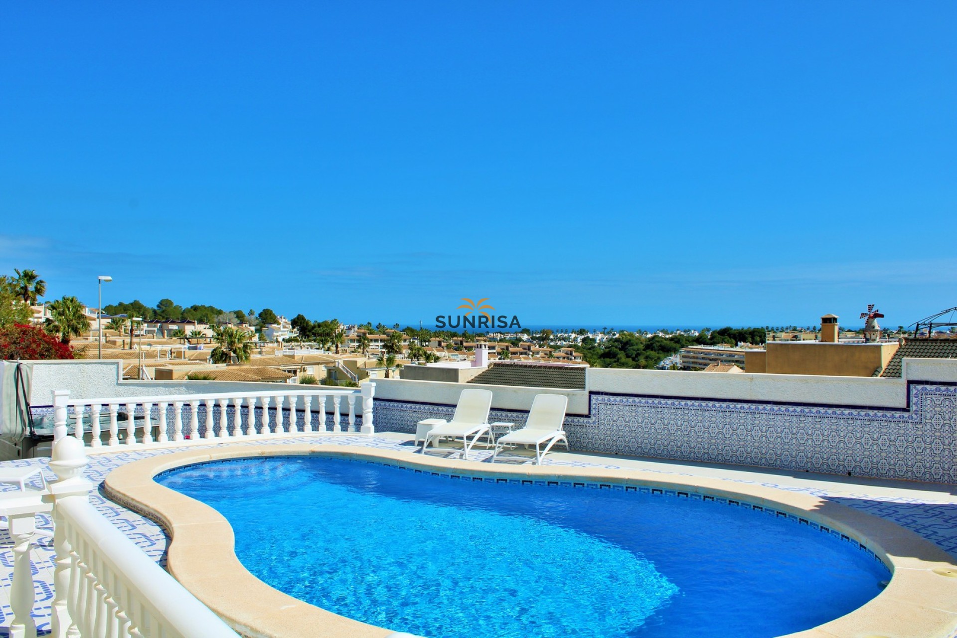Resale - Villa - Villamartin