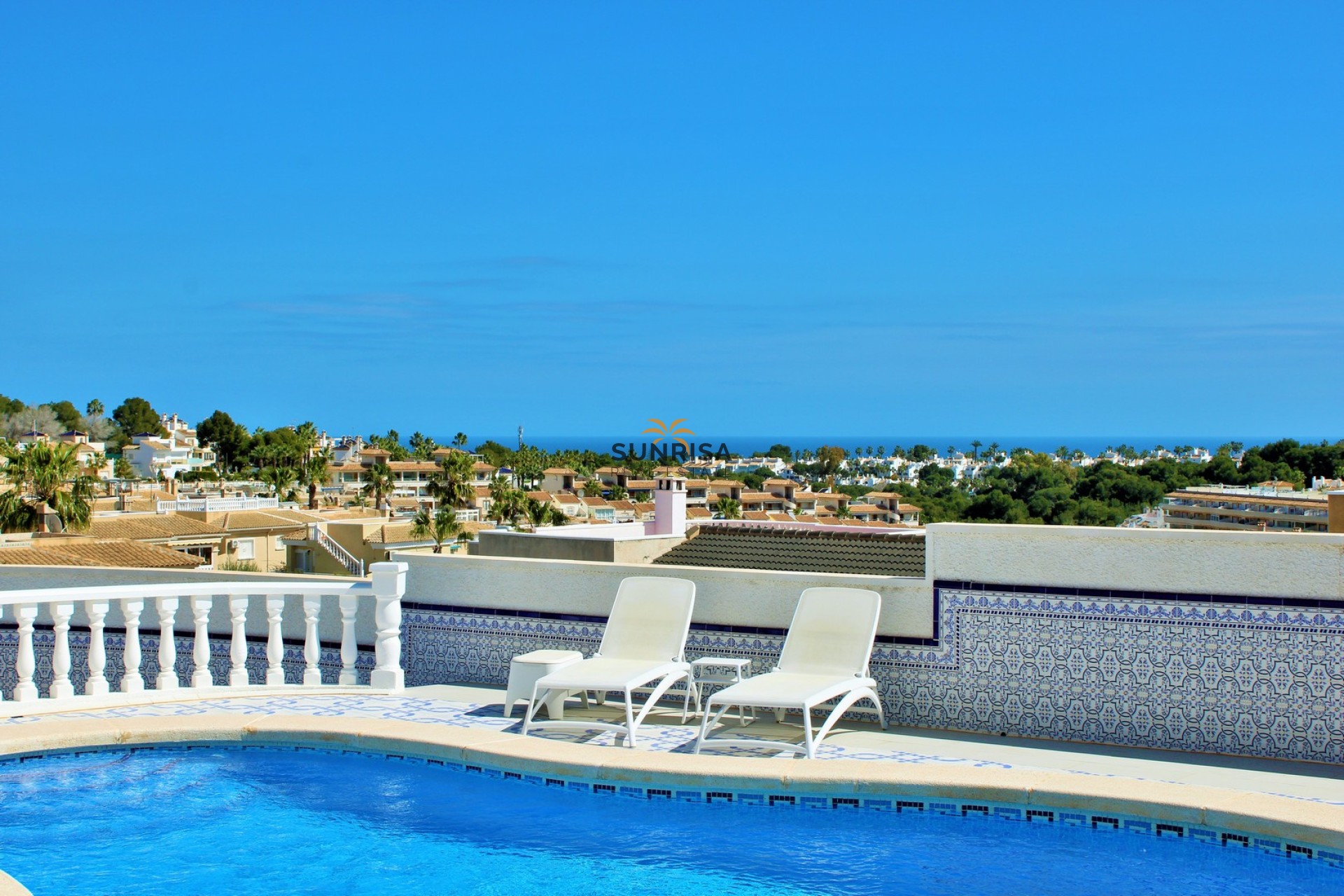 Resale - Villa - Villamartin