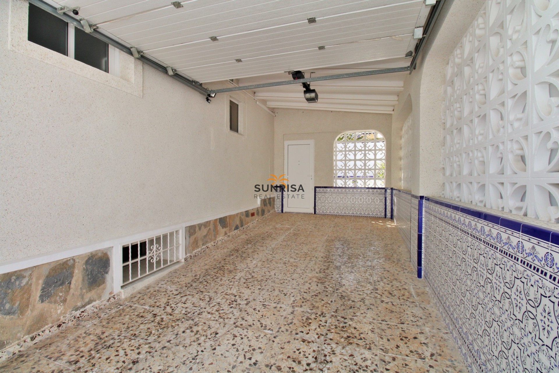 Resale - Villa - Villamartin