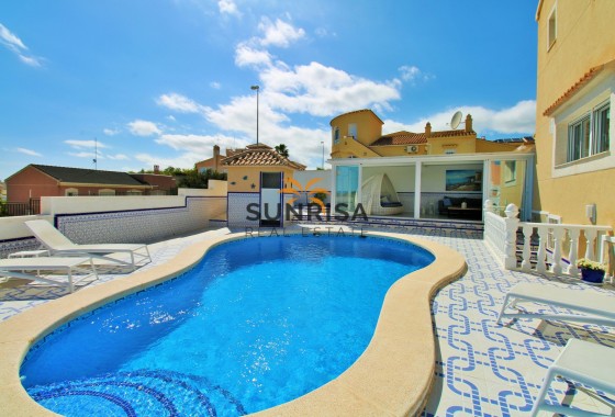 Villa · Resale - Villamartin · Alicante · Spain