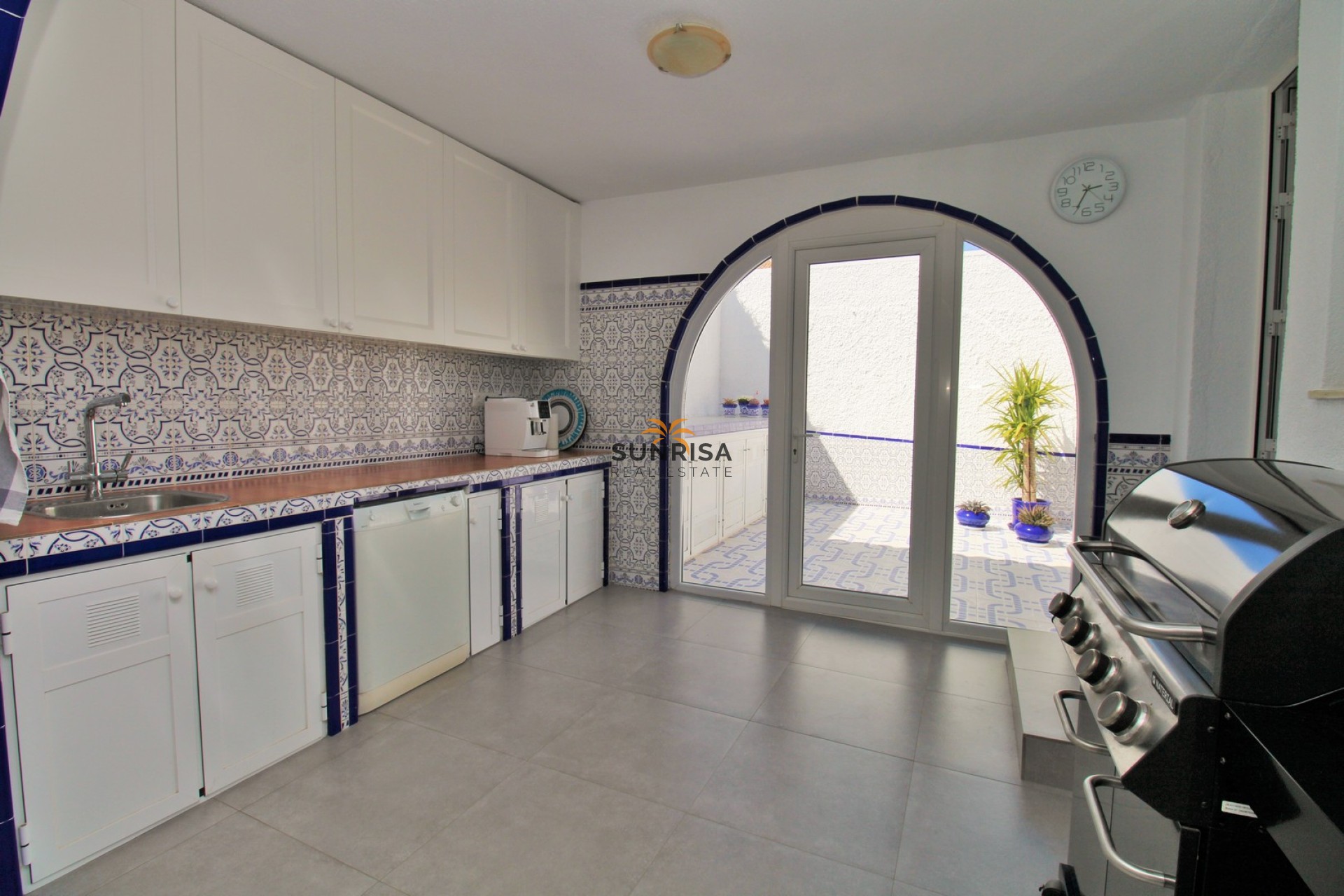 Resale - Villa - Villamartin