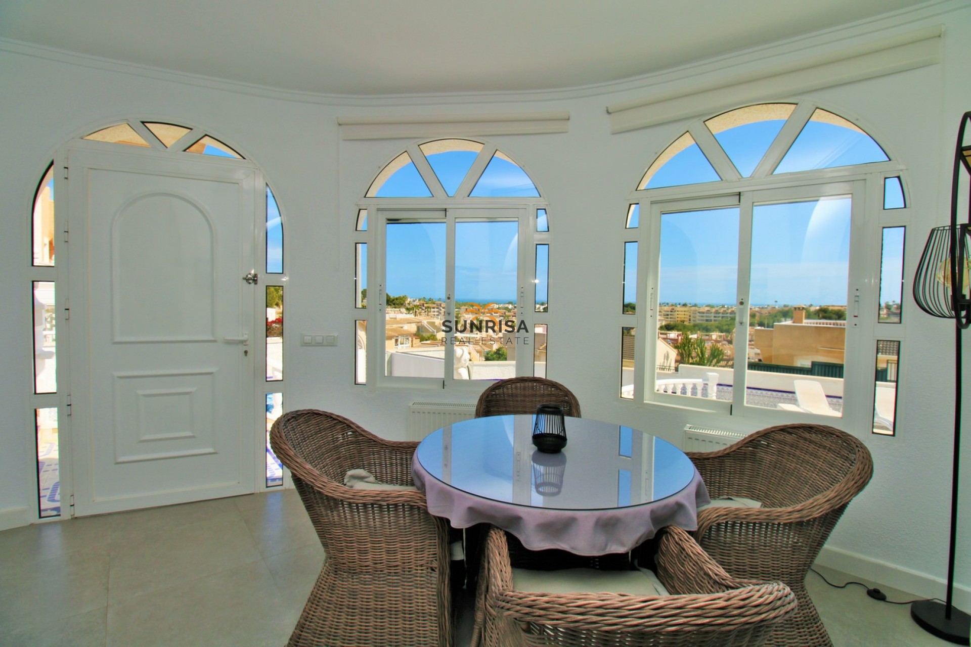 Resale - Villa - Villamartin