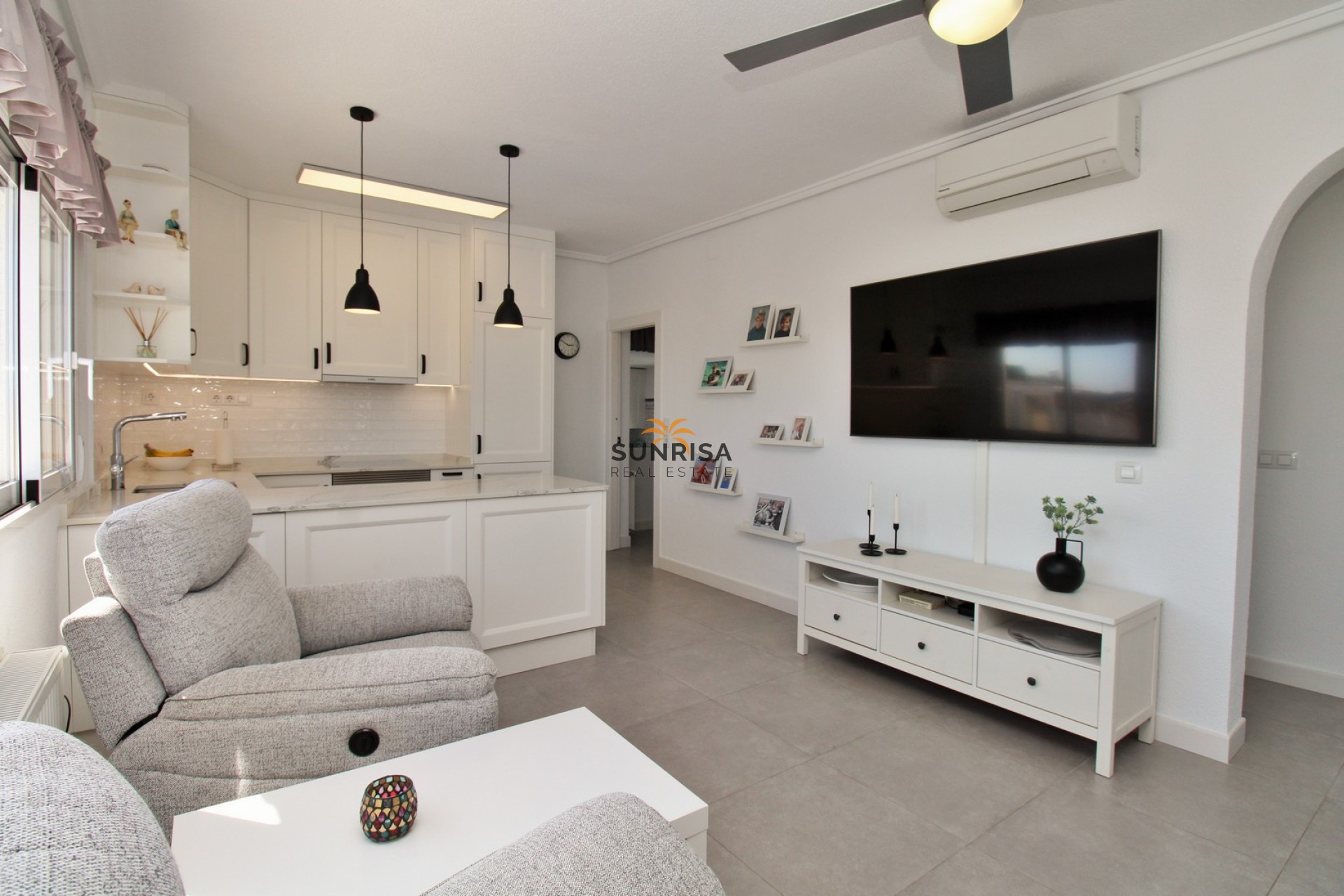 Resale - Villa - Villamartin