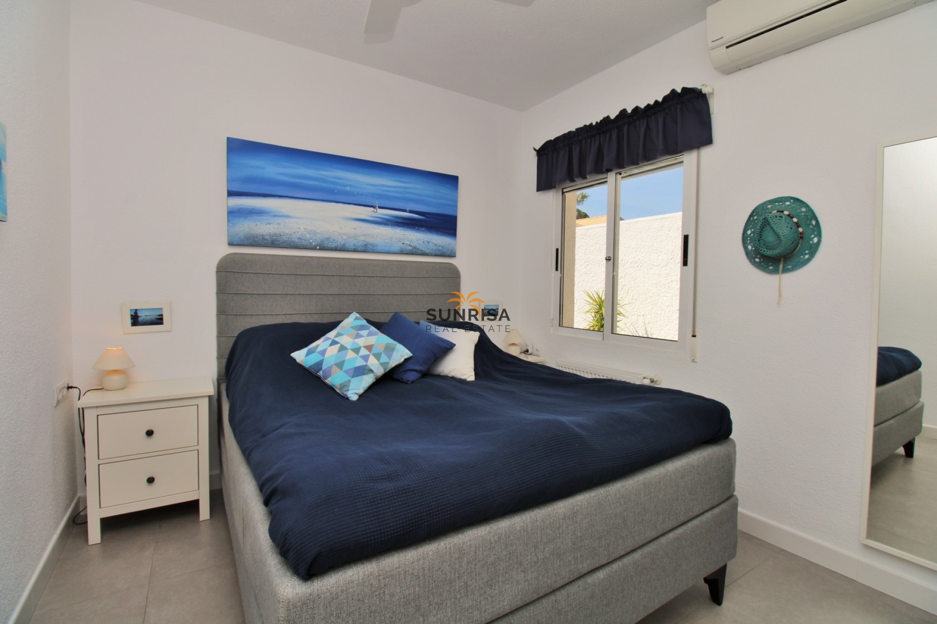 Resale - Villa - Villamartin
