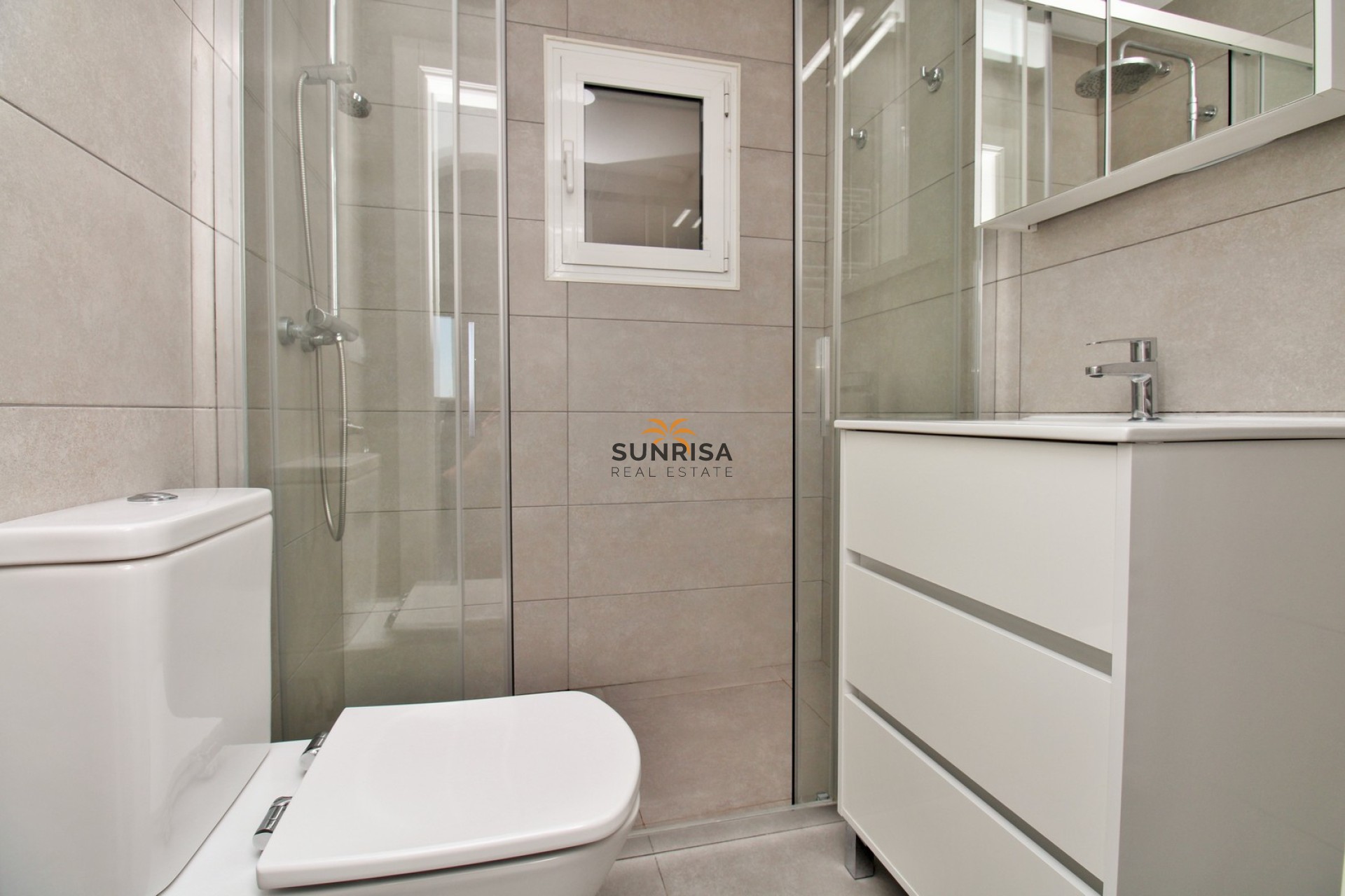 Resale - Villa - Villamartin