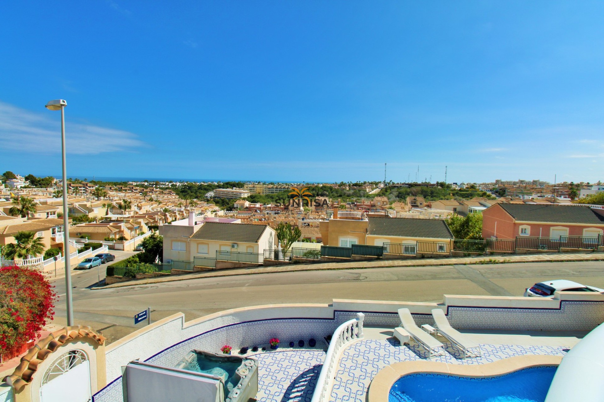 Resale - Villa - Villamartin