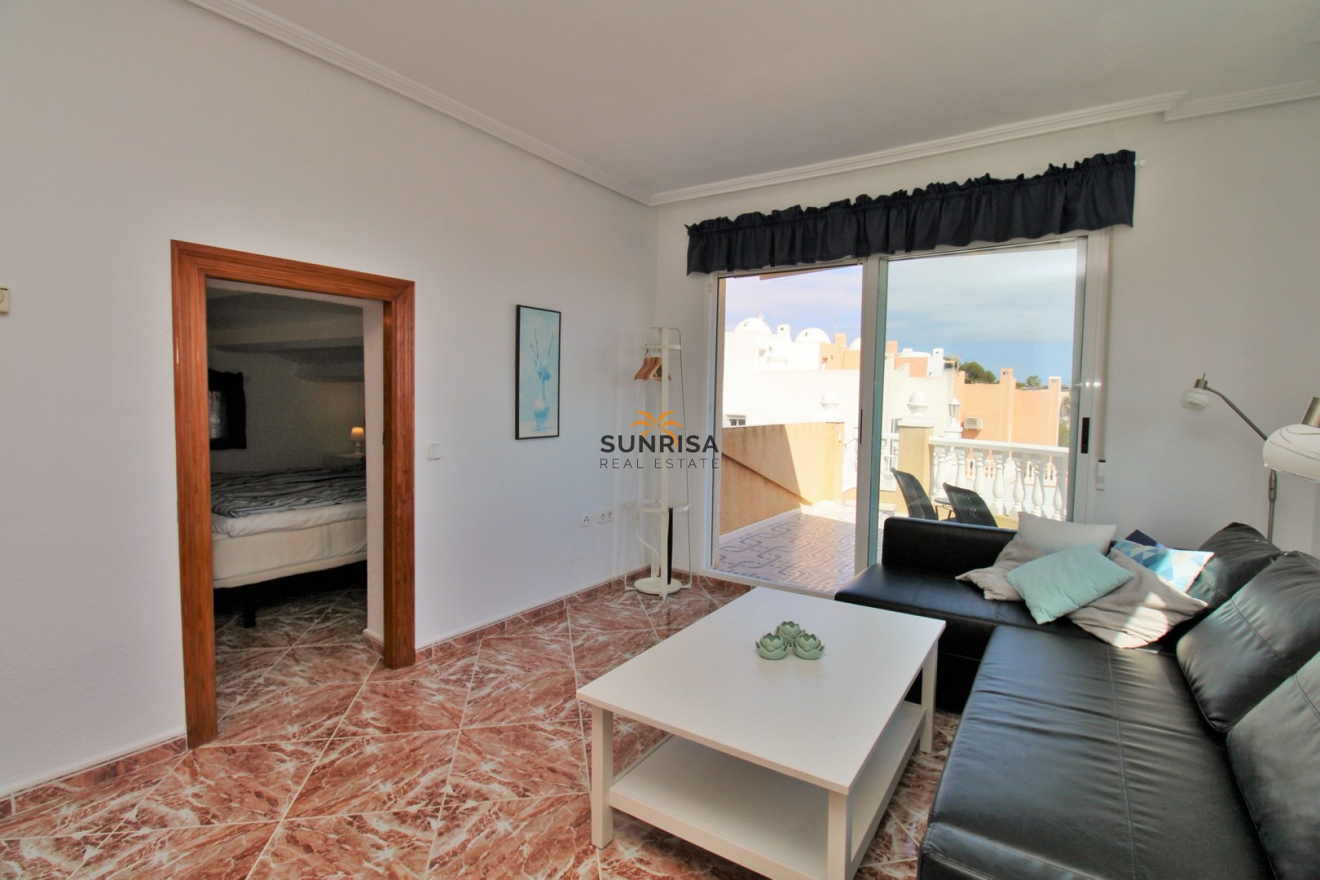 Resale - Villa - Villamartin