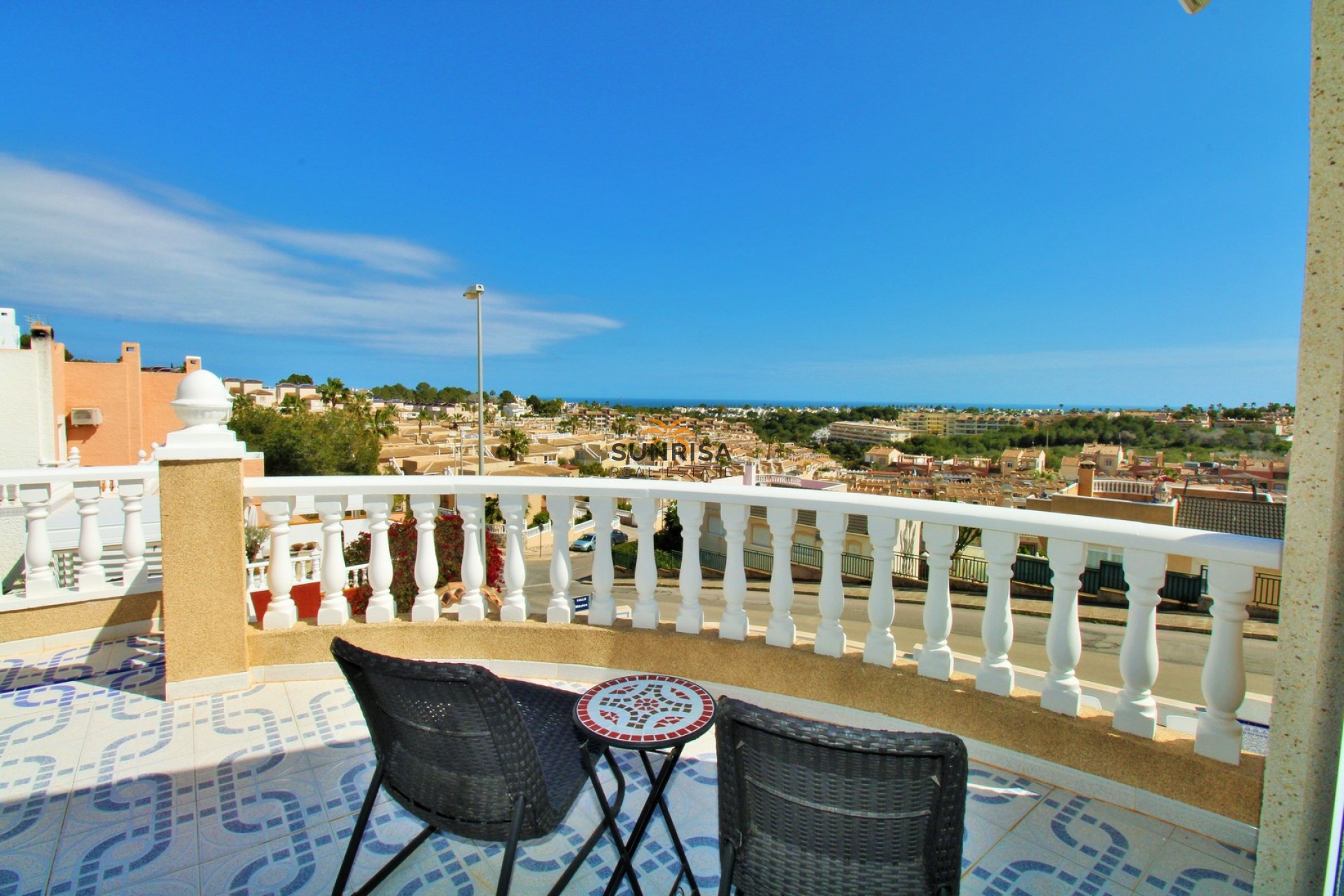 Resale - Villa - Villamartin