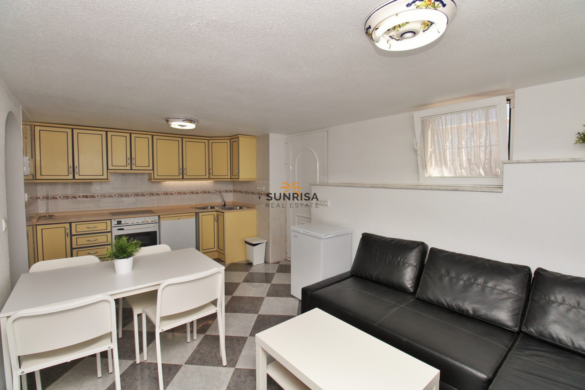 Resale - Villa - Villamartin