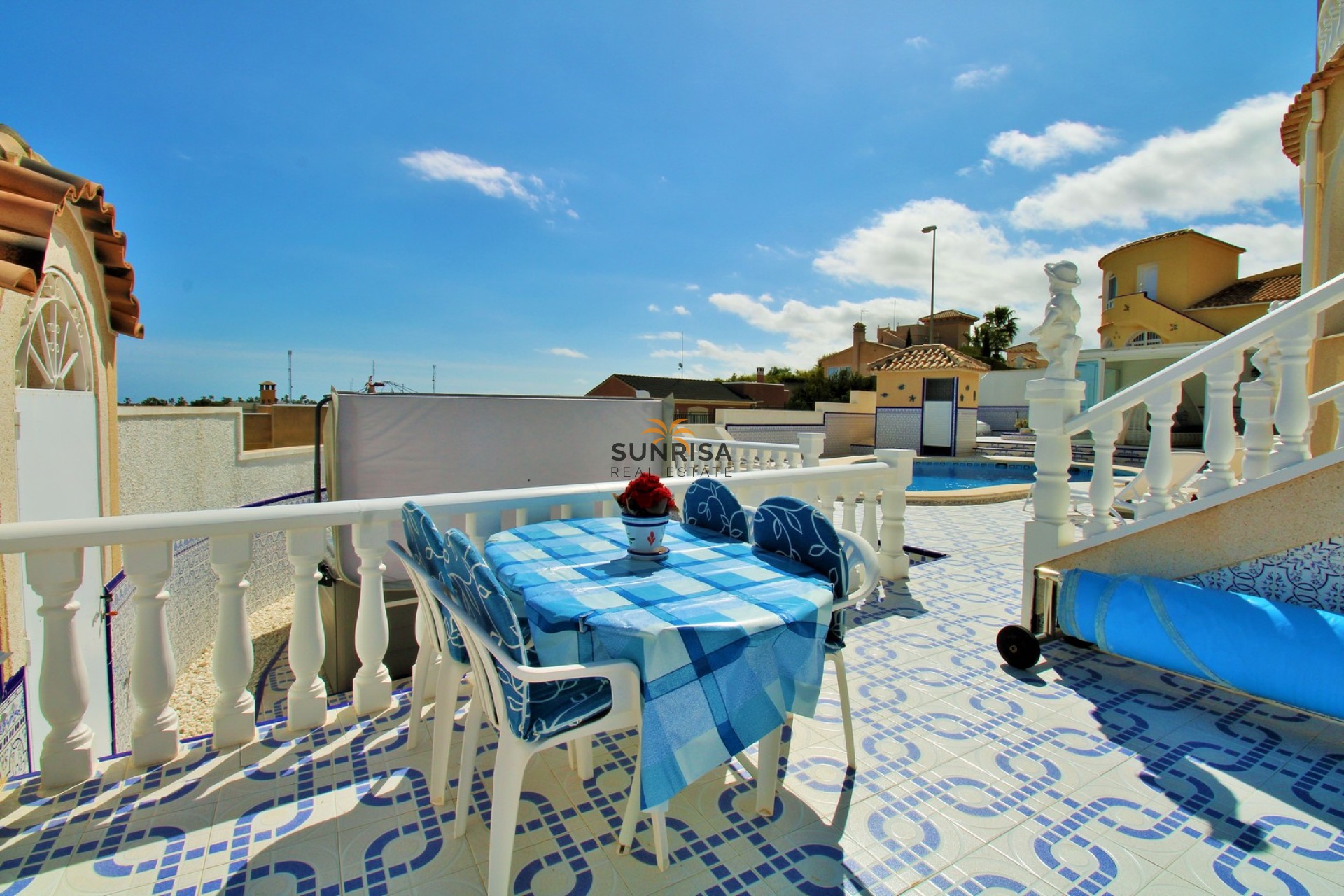 Resale - Villa - Villamartin