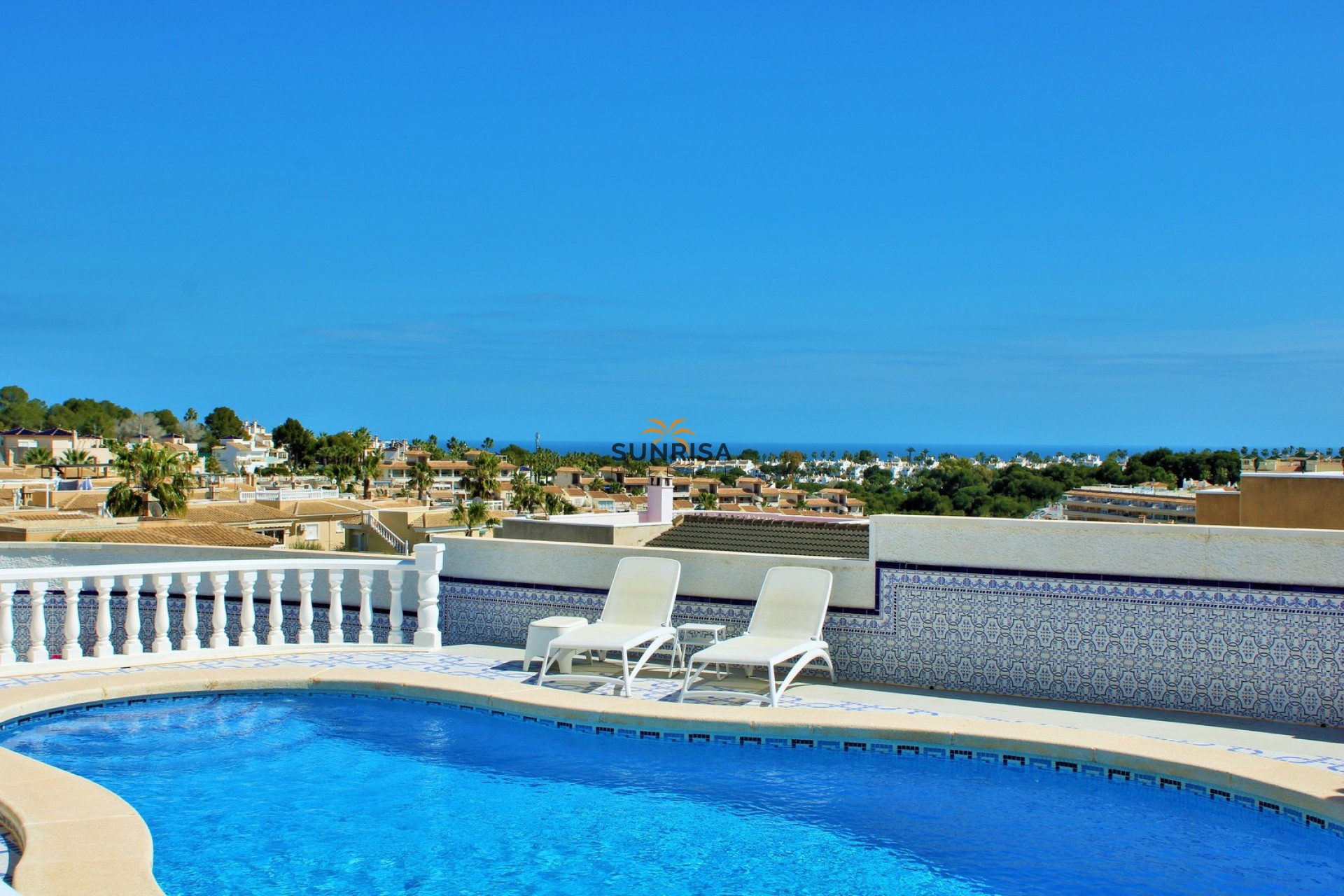 Resale - Villa - Villamartin
