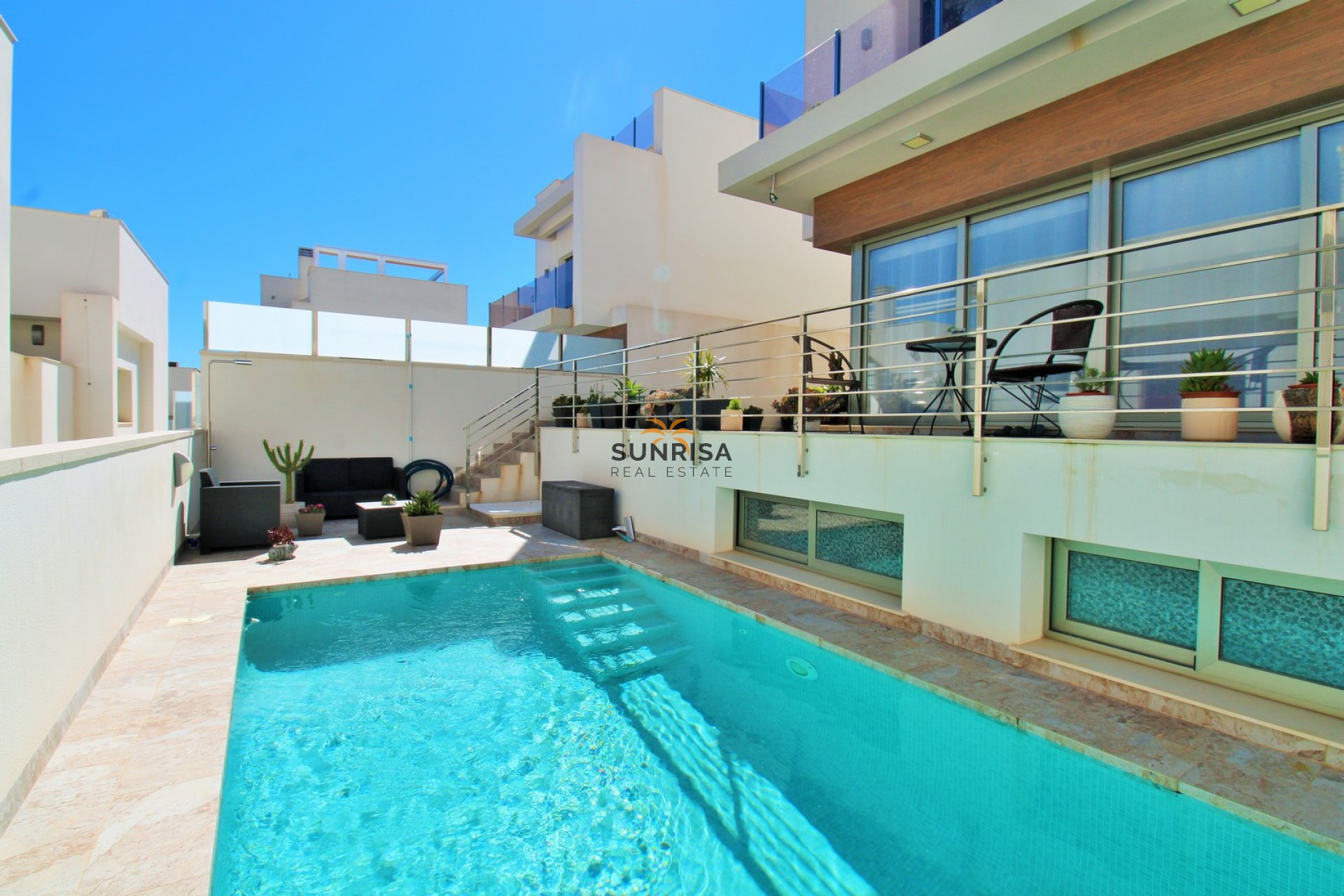 Resale - Villa - Villamartin